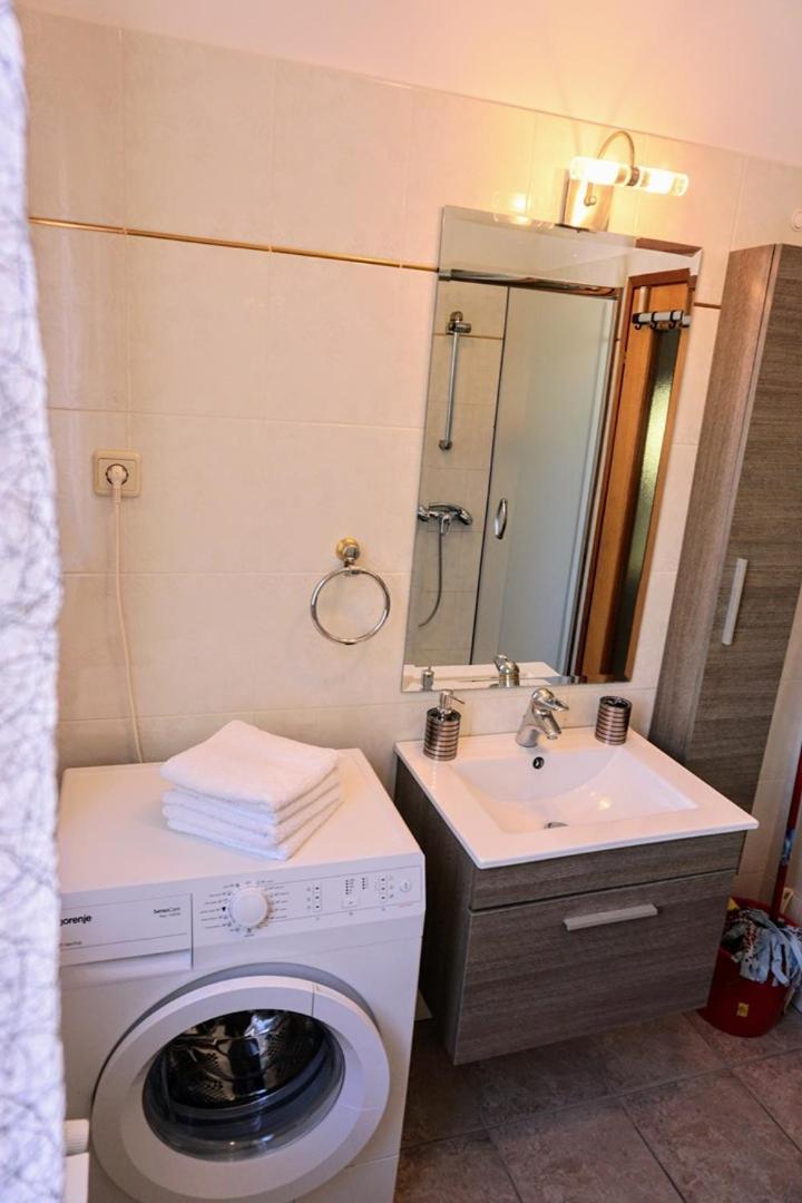 Apartment Stefica Crveni Vrh Eksteriør billede
